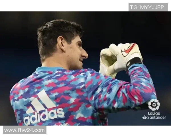 世界杯预选赛比利时库尔图瓦扑出点球保住胜利